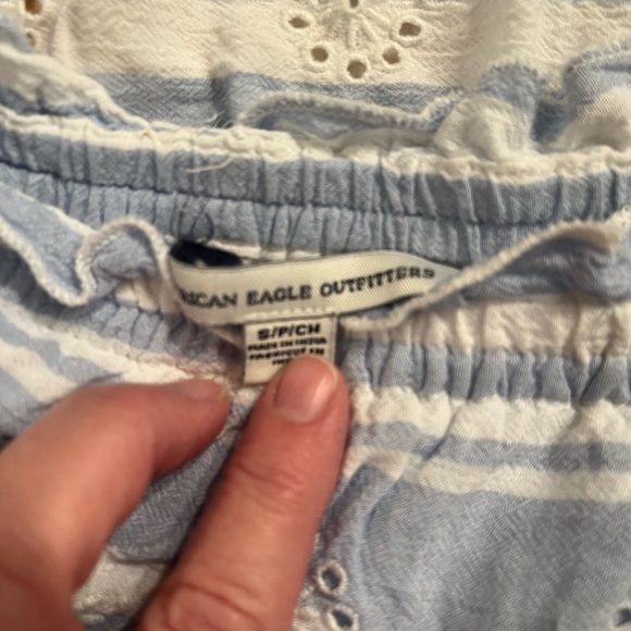 American Eagle Ruffled Off shoulder tops size  small  features 2 different ones - Picture 6 of 13
